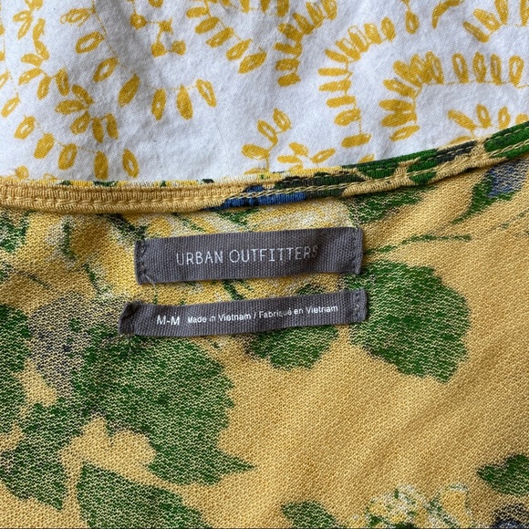 Urban Outfitters Floral Crop Top - Picture 4 of 5